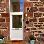 Inverness Great Glen Town House, 5 Minute Drive From Town Centre