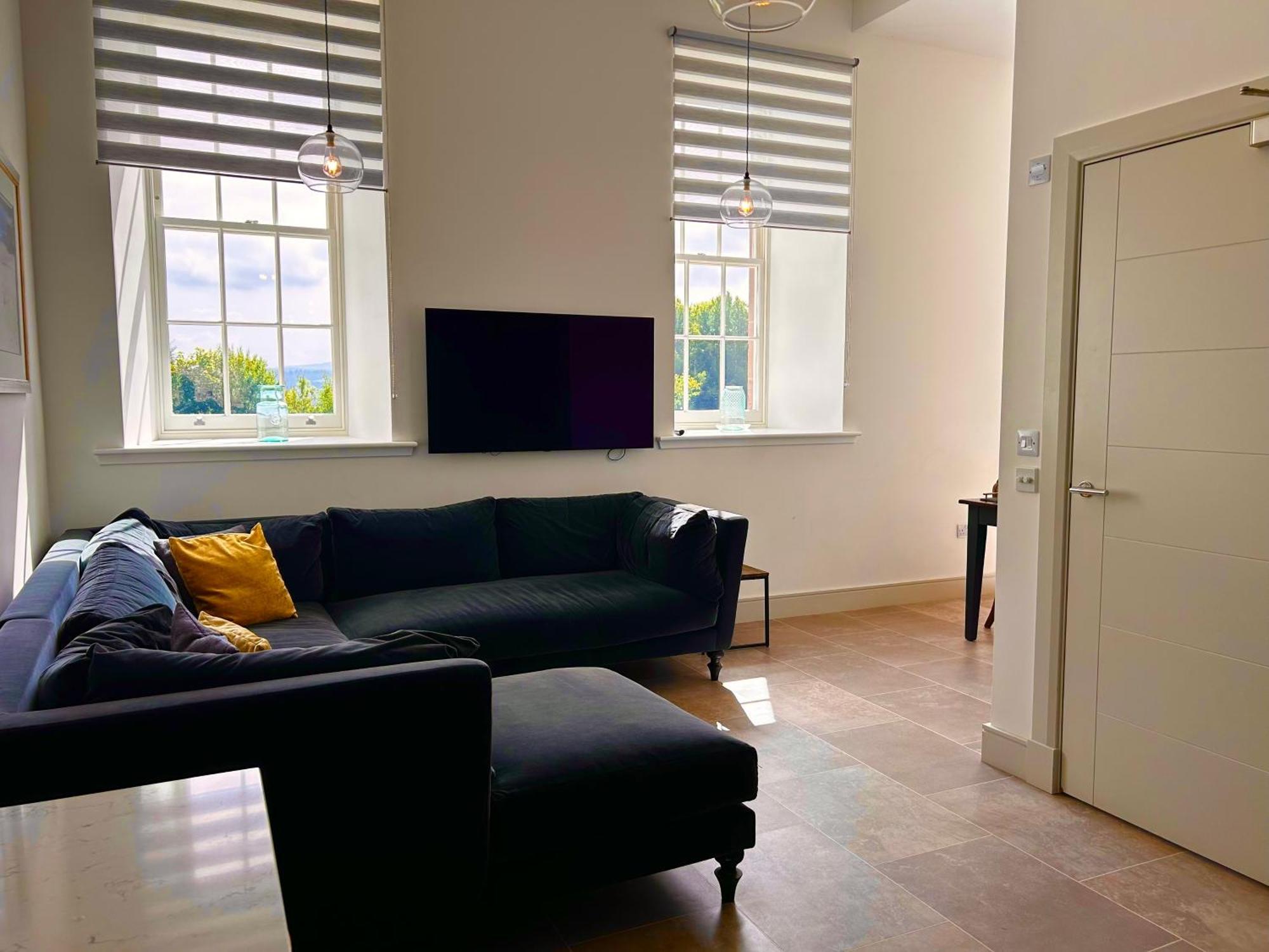 Great Glen Town House, 5 Minute Drive From Town Centre *