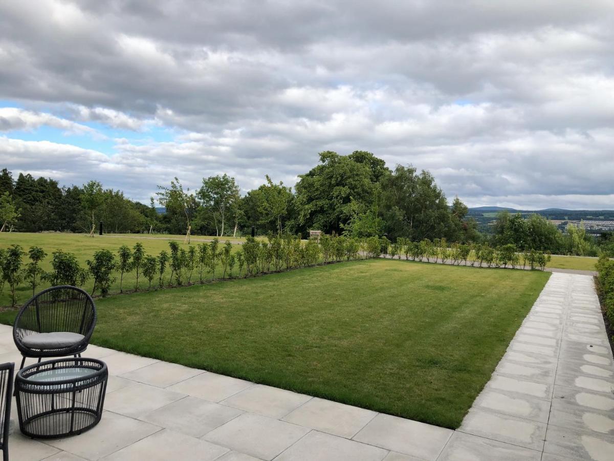 Great Glen Town House, 5 Minute Drive From Town Centre